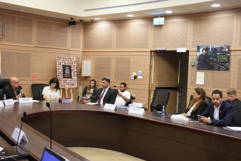 Politics: National Security Committee discusses monitoring of foreign broadcasting organizations that cause harm to state security; MK Foghel, chair: Censorship prevents broadcasting locations of missile hits, and also dissemination of incitement statements