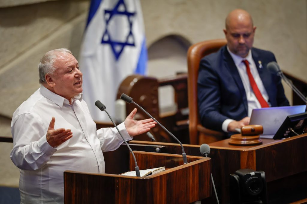 Knesset Plenum votes down no-confidence motions submitted by opposition factions