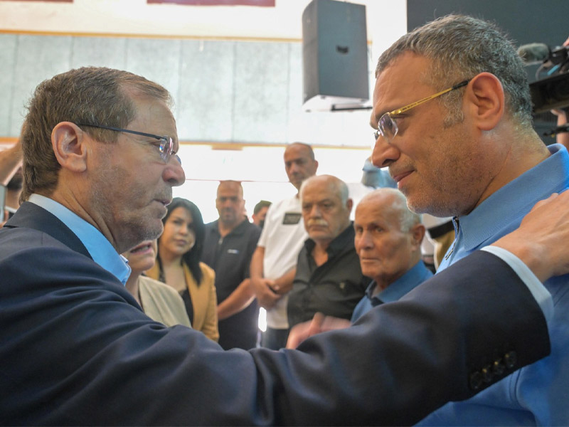 President Herzog visits Tamra following the Iranian missile strike