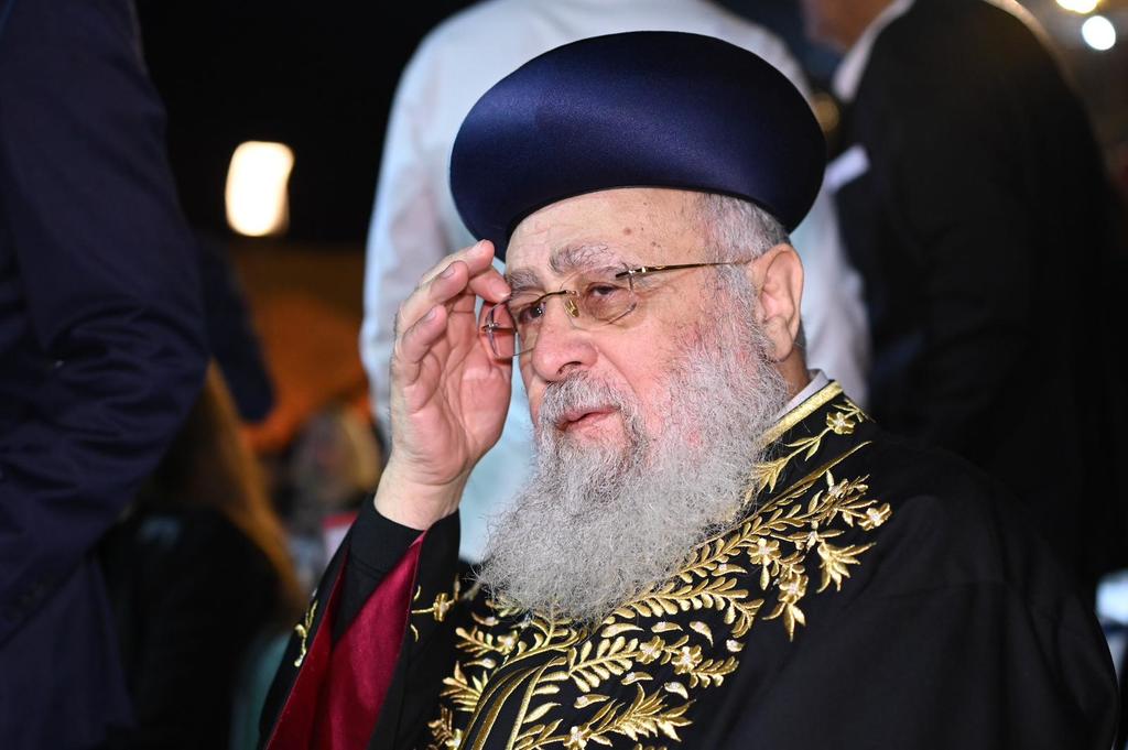 ‘Shocking Scenes’: Synagogue of Former Chief Rabbi Targeted by Arsonists