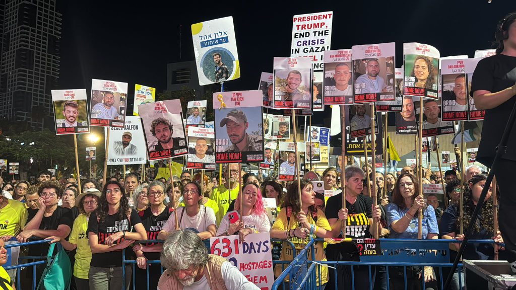Gaza Offensive Escalates, Tel Aviv Renews Protests for Hostage Deal