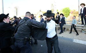 Rabbis Reject Israeli Army Service, Arrests for Draft Refusal Likely in September
