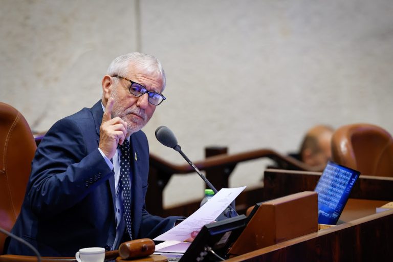 Israel Society: Approved in final readings: Center for the Commemoration of David Levy to be established