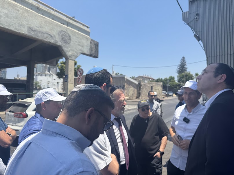 Constitution Committee holds tour of southern Tel Aviv ahead of deliberations on proposed Basic Law: Immigration; Committee Chair MK Rothman: Israel has the obligation and the right to decide how to exercise its basic sovereignty