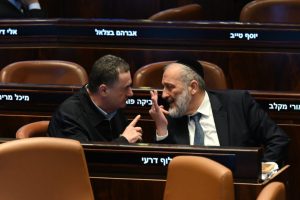 Shas Quits Netanyahu Government, Stops Short of Toppling It