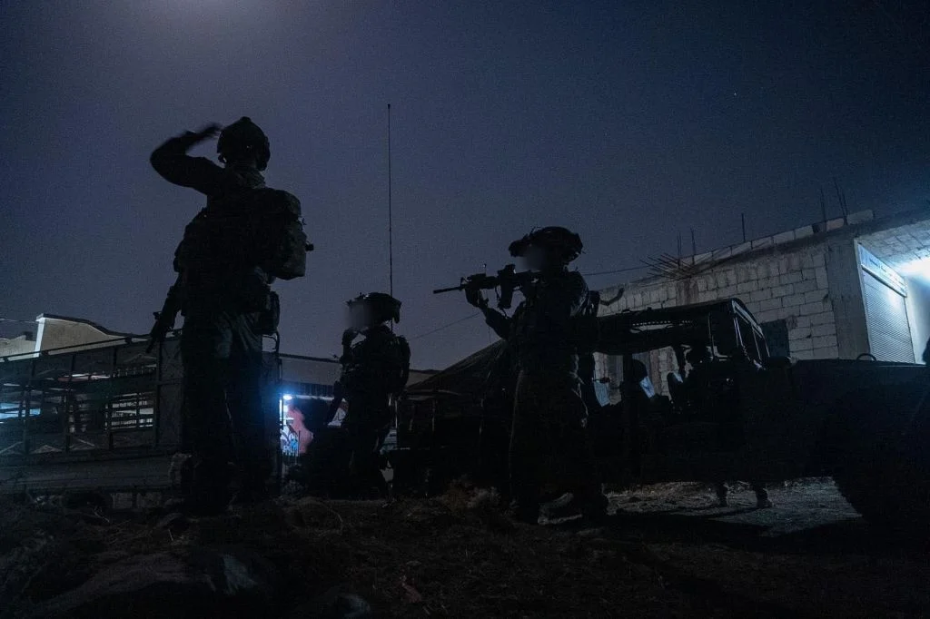 Israeli Forces Detain Weapons Dealer in Southern Syria