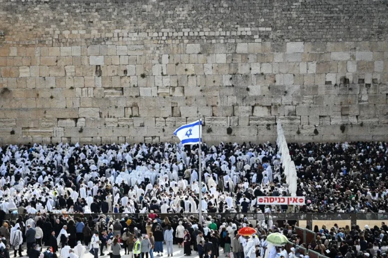 Crime: Pro-Palestinian Graffiti Desecrates Western Wall, Sparking Outrage