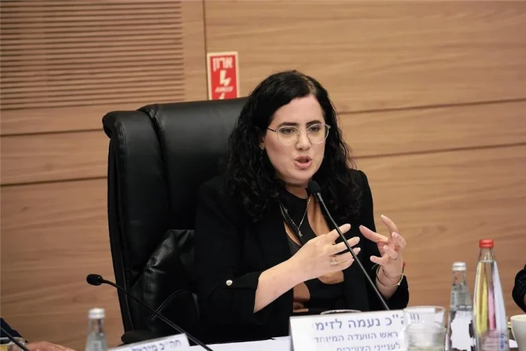 Israel Society: Special Committee on Young Israelis recommends establishment of government unit dedicated to assisting former Haredim