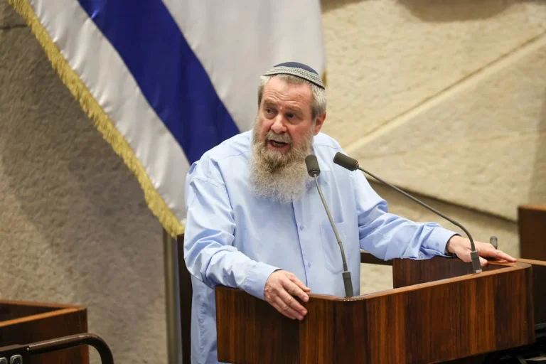 Israel Society: Two bills approved in preliminary reading—one for application of sovereignty to Judea and Samaria settlement regions, and the other for application of sovereignty to Ma’ale Adumim