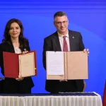 Министр иностранных дел Израиля осудил «коррумпированный политический цирк» в Гааге и подписал соглашения о сотрудничестве с Албанией.