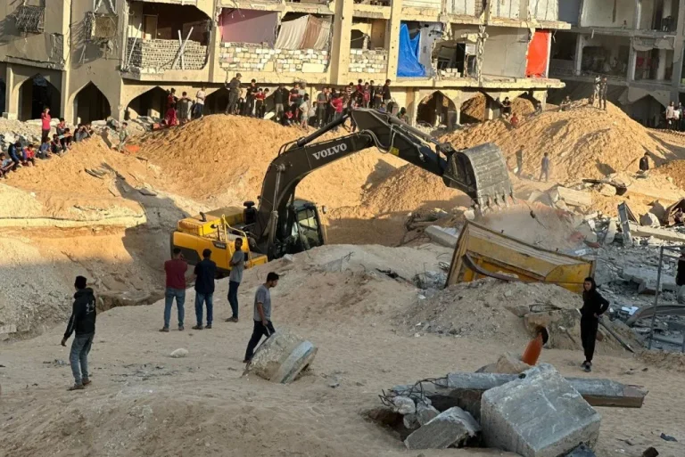 Featured 633 4 768x513