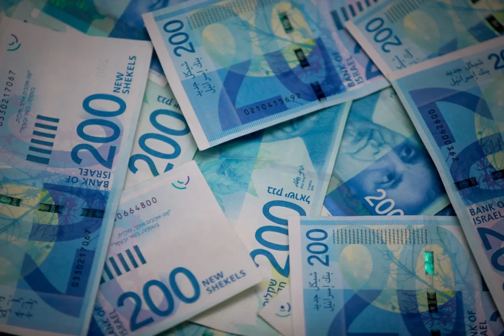 Исследование предлагает ресторанам пересмотреть заработную плату, поскольку чаевые не мотивируют персонал.