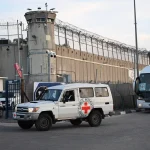 Израиль блокирует посещения Красным Крестом тюрем, которые позволяют выплачивать зарплаты террористам за «плати и убивай».