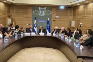 Handa akong dalhin ang bigat ng malaking responsibilidad sa publiko na nakasalalay sa Komite ng Pagsusuri ng Estado: Si MK Alon Schuster ay pumalit kay MK Mickey Levy bilang tagapangulo ng komite.