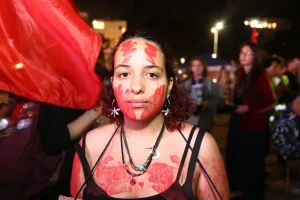 Жертвы сексуального насилия борются за справедливость, поскольку большинство дел остаются без обвинений, сообщает израильский отчет.