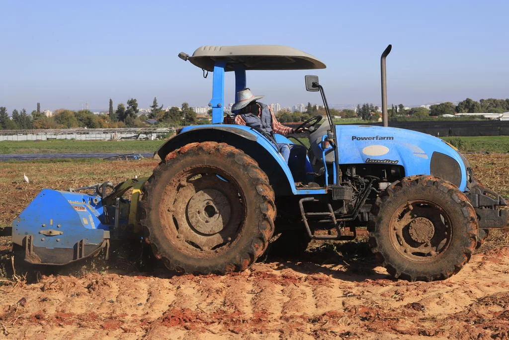 Israeli Farmer Attacked by Palestinians Amid Rising Harvest Season Tensions