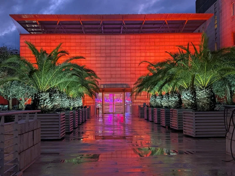 Ministry of Foreign Affairs lit in orange on the occasion of the International Day for the Elimination of Violence against Women