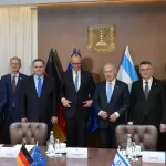 Le Premier ministre Netanyahou et le chancelier allemand Friedrich Merz tiennent une réunion élargie