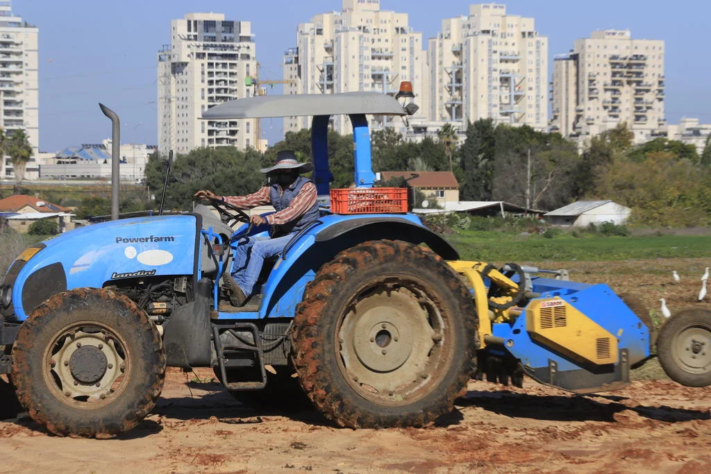 Israel, US Sign Landmark Agricultural Trade Deal to Cut Prices and Boost Exports