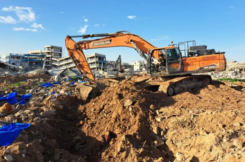 أول من خرجوا، وآخر من عادوا”: إسرائيل تحتفل بعودة الرهينة ران غفيلي الأخيرة