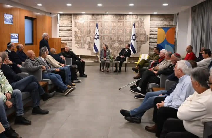 Soo dhaweyn Xarunta Madaxtooyada: kulan lala yeeshay maxaabiistii la soo furay ee ka tirsan ciidamada Israa'iil ee ka hawlgala ururka “Magaalooyinka Habeenkii”