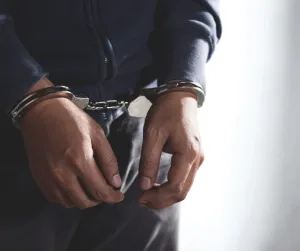 Opisyal sinampahan ng kaso sa pananampal sa driver