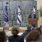 CEO ng Health Ministry sa Palasyo ng Presidente