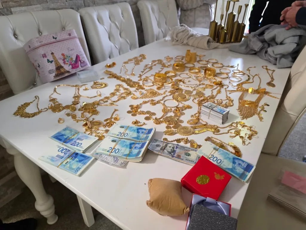 במבצע ראשון מסוגו פשטו רשות המסים, רשות שוק ההון, רשות איסור הלבנת הון והמשטרה על עשרות נותני שירותים פיננסיים ברחבי הארץ, שפעלו ללא רישיון