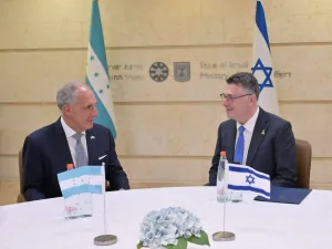 وزير الخارجية ساعر يلتقي رئيس هندوراس المنتخب