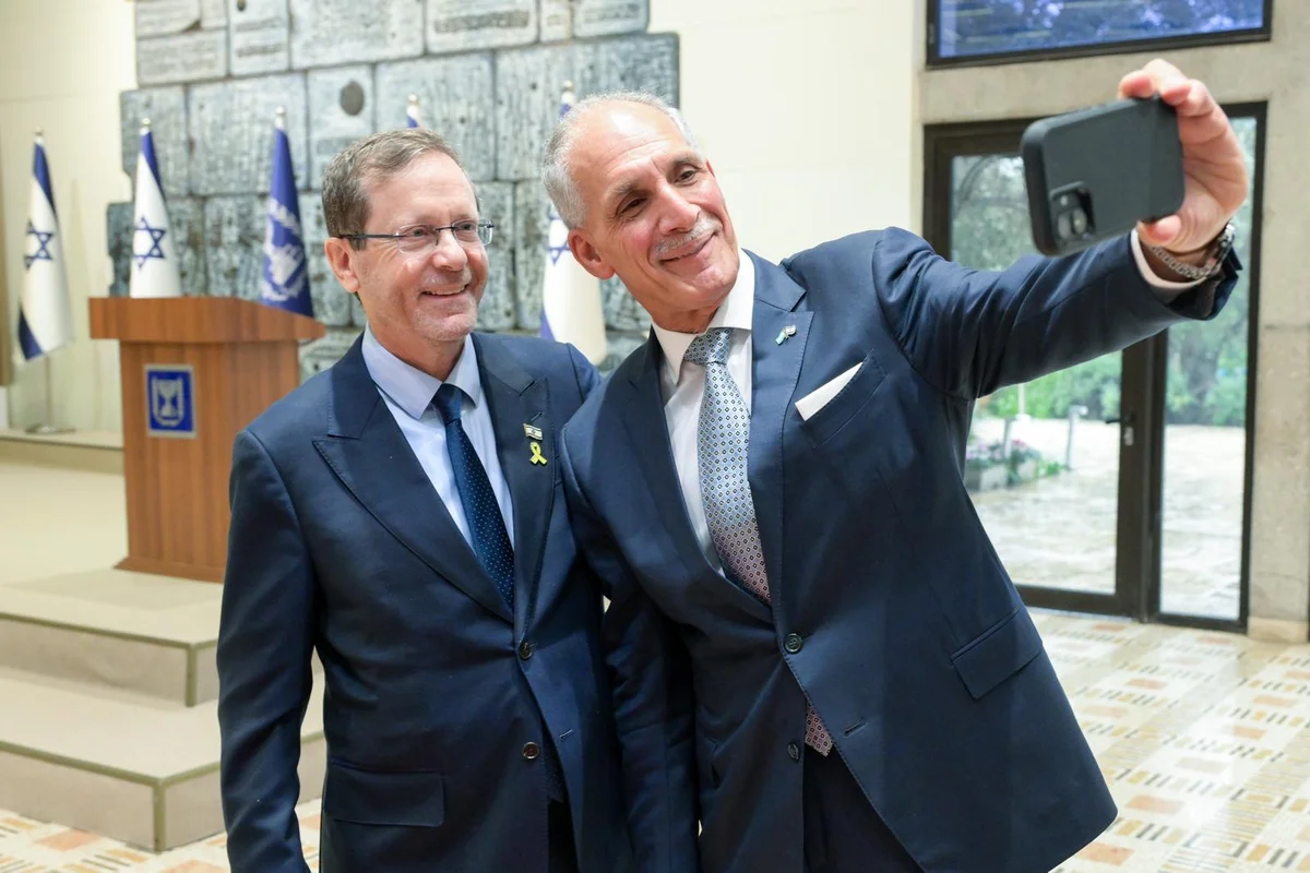 Madaxweyne Isxaaq Hersog oo marti ku ah Yeruusaalem Madaxweyne-ku-xigeenka Honduras ee loo doortay Nasry Asfura, waxaana ku weheliya Senator Maraykan ah Lindsey Graham