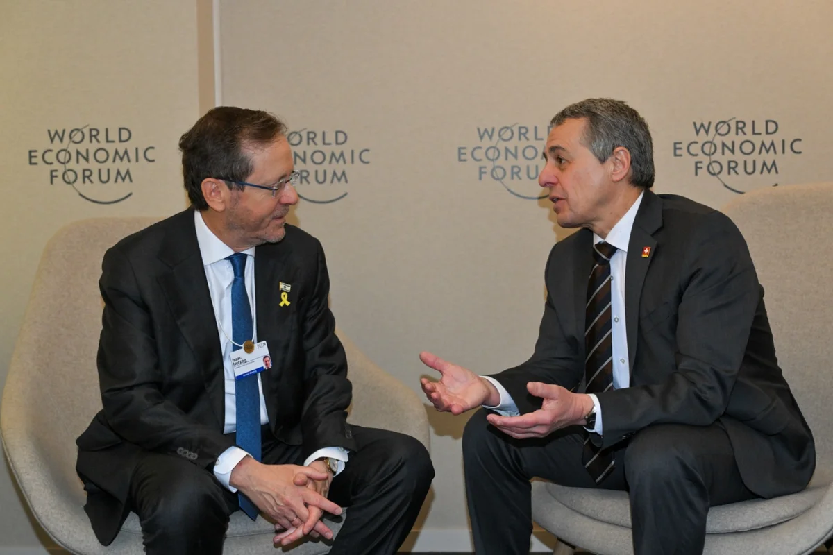 Madaxweyne Hersog oo la kulmay Xoghayaha Guud ee NATO, Madaxweynaha Finland, Wasiirka Arrimaha Dibadda Switzerland, iyo Ra'iisul Wasaarihii hore ee UK Tony Blair ee Davos