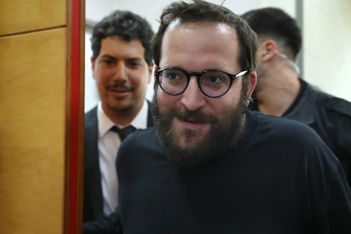 Police Question Netanyahu Aide Yonatan Urich in ‘BibiLeaks’ Investigation