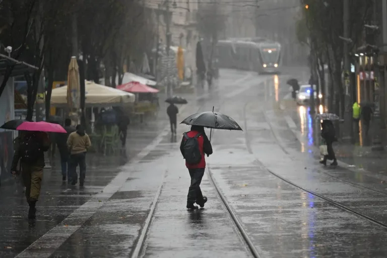 Winter Storm in Israel Claims Life, Floods Roads and Traps Drivers