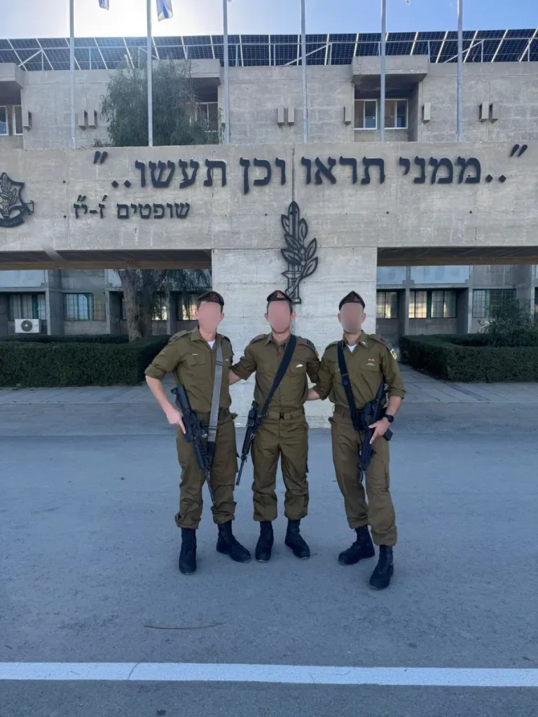 Безопасность: Трое резервистов бригады «Голани», получившие ранения и вернувшиеся в строй, теперь стали офицерами