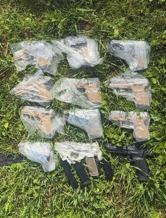 ЦАХАЛ и полиция изъяли дрон с 12 пистолетами на восточной границе