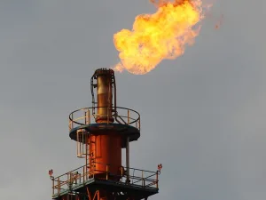 Power fault at Bazan complex causes flares, increased pollution