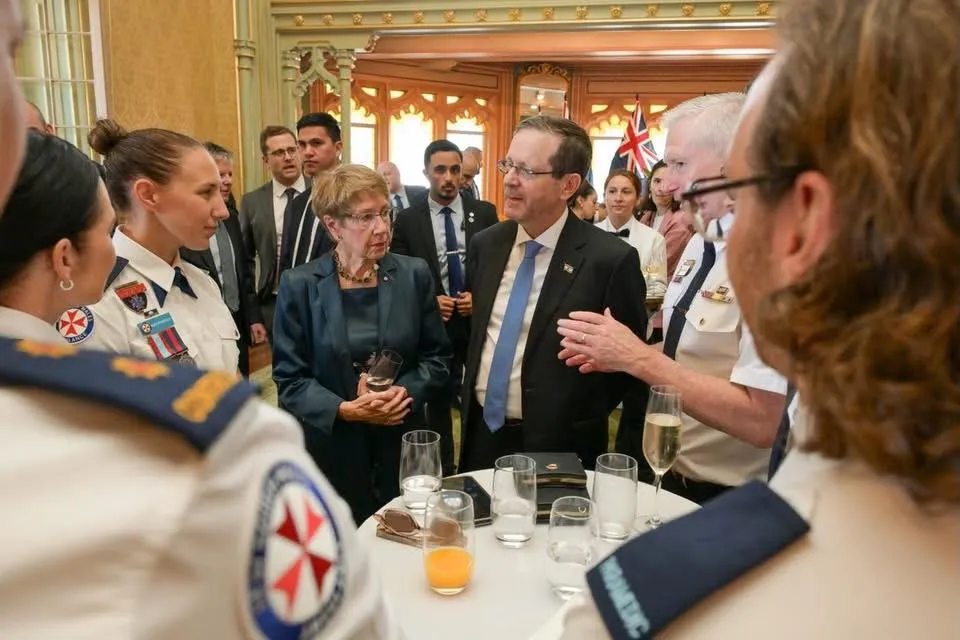 “כל המציל נפש אחת כאילו הציל עולם ומלואו”.