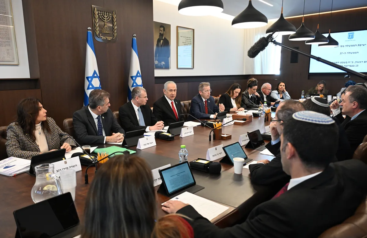 الحكومة توافق: بناء مطار بديل للجنوب في تسئيليم