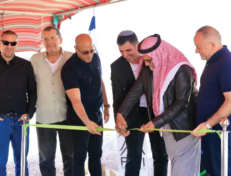 מצמצמים פערים: אתר סלולרי חדש נחנך במועצה המקומית התעשייתית נאות חובב