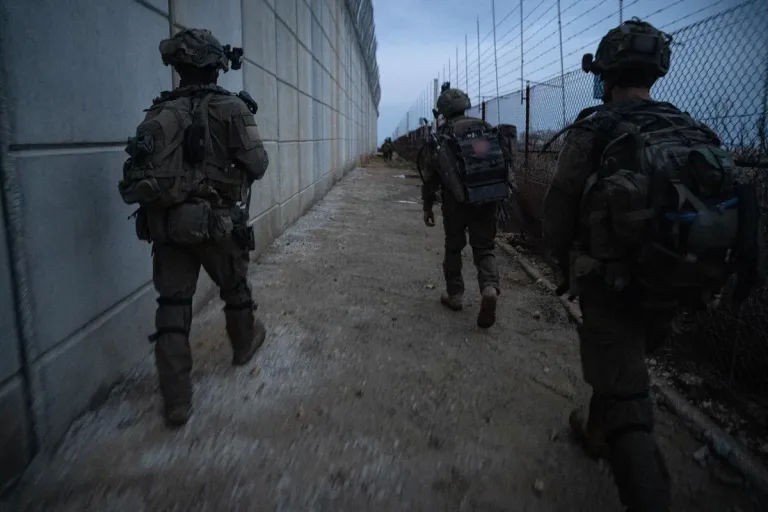 الأمن: إسرائيل تؤكد استهداف مواقع لحزب الله في جنوب لبنان بعمليات برية