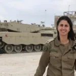 Ciidanka Israa’iil oo u magacaabay haweenay Carab ah oo Muslim ah oo noqotay afhayeenkii ugu horreeyay ee luuqadda Carabiga