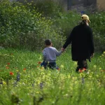 ربع الأمهات العازبات في إسرائيل لم يتزوجن قط، وفقاً لبيانات