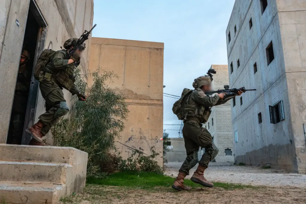 This is what the peak training looks like on the way from 3 months of Company Commander Course to command in the field.