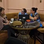 وزارة الرفاه والخدمات الاجتماعية تعبئ جهودها لإجلاء السكان الذين تضررت منازلهم جراء الهجوم الصاروخي