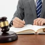 שר העבודה מקדם תיקונים לחקיקה להגנה על עובדים בשעת חירום