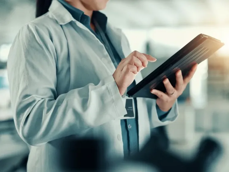 المختبرات المعتمدة تُعرّف كقطاع اقتصادي أساسي في أوقات الطوارئ