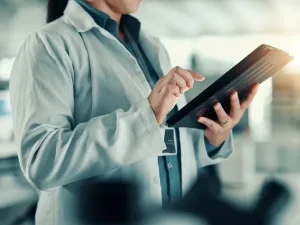 Laamaha caafimaadka ee la ansixiyay oo loo arko inay muhiim u yihiin dhaqaalaha xaaladaha degdegga ah