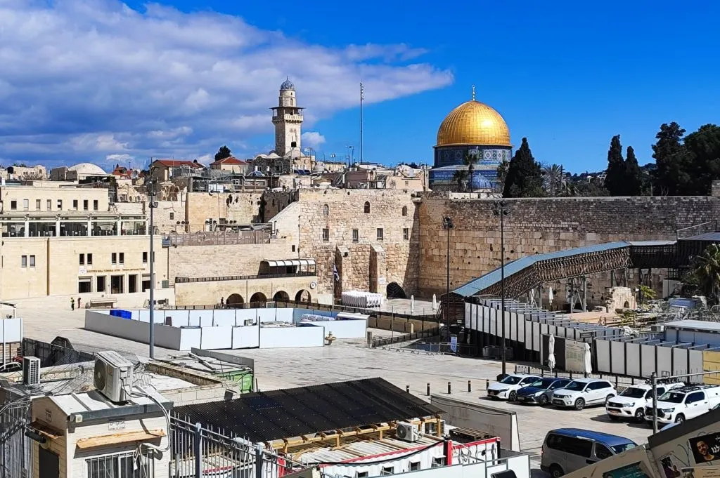 Iranian Warhead Falls Hundreds of Meters from Temple Mount