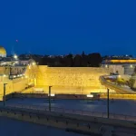 إسرائيل تخفف القيود على التجمعات العامة لكن المواقع الدينية تظل مغلقة