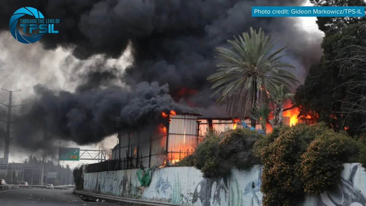 سقوط وابل صواريخ على وسط إسرائيل مع بدء يوم السبت